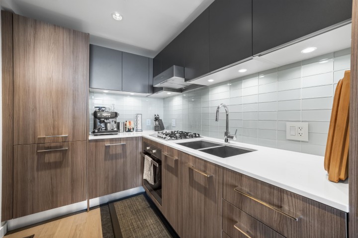 Photo 6 at 603 - 4638 Gladstone Street, Victoria VE, Vancouver East