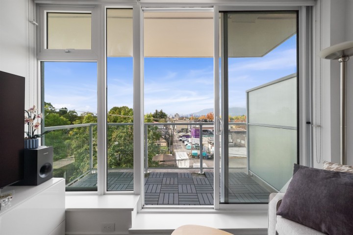 Photo 10 at 603 - 4638 Gladstone Street, Victoria VE, Vancouver East