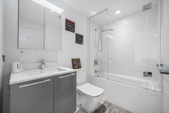 Photo 11 at 603 - 4638 Gladstone Street, Victoria VE, Vancouver East