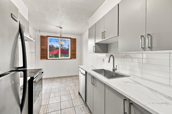Photo 13 at 64 - 3433 E 49th Avenue, Killarney VE, Vancouver East