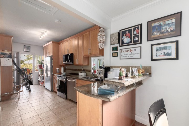 Photo 6 at 309 E Woodstock Avenue, Main, Vancouver East