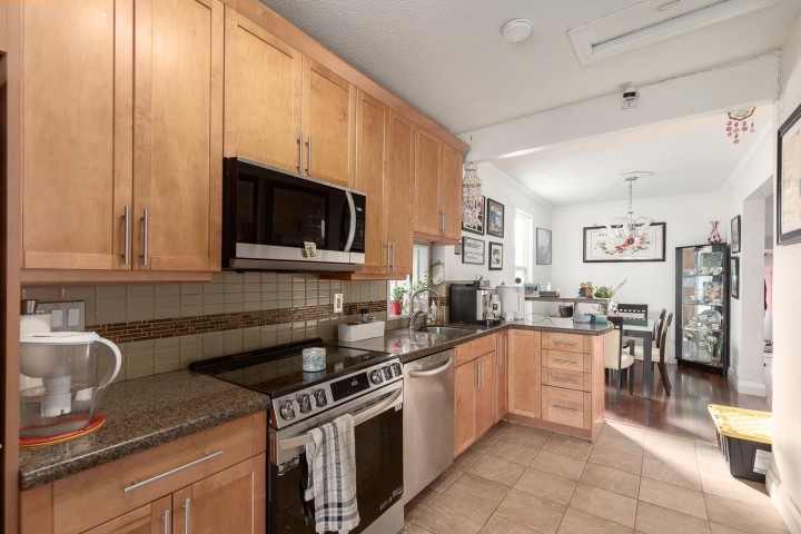 Photo 7 at 309 E Woodstock Avenue, Main, Vancouver East