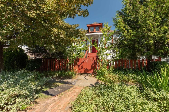 Photo 3 at 309 E Woodstock Avenue, Main, Vancouver East