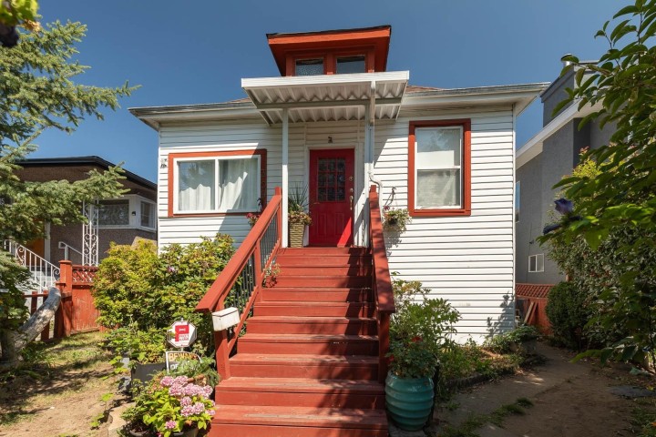 Photo 1 at 309 E Woodstock Avenue, Main, Vancouver East