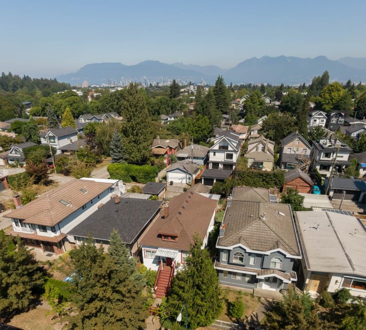 Photo 10 at 309 E Woodstock Avenue, Main, Vancouver East