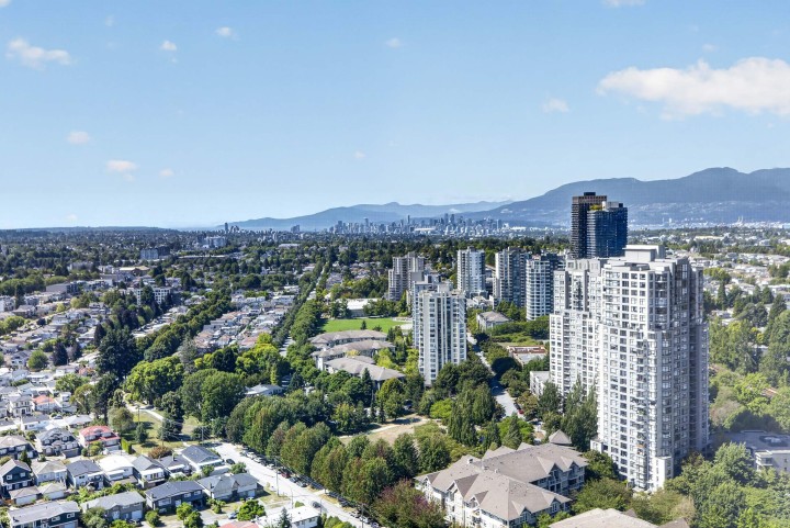 Photo 23 at 3305 - 5665 Boundary Road, Collingwood VE, Vancouver East