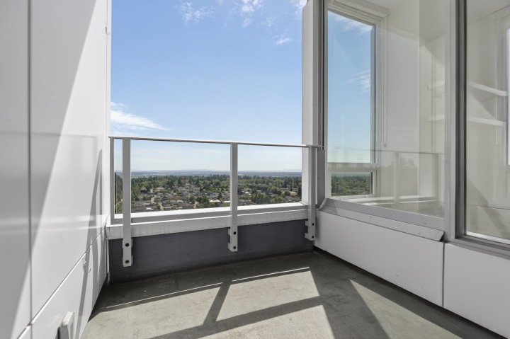 Photo 18 at 3305 - 5665 Boundary Road, Collingwood VE, Vancouver East