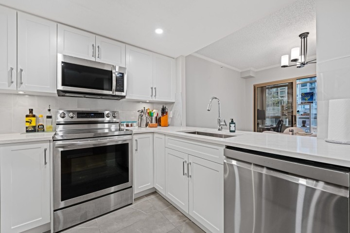 Photo 7 at 906 - 867 Hamilton Street, Downtown VW, Vancouver West