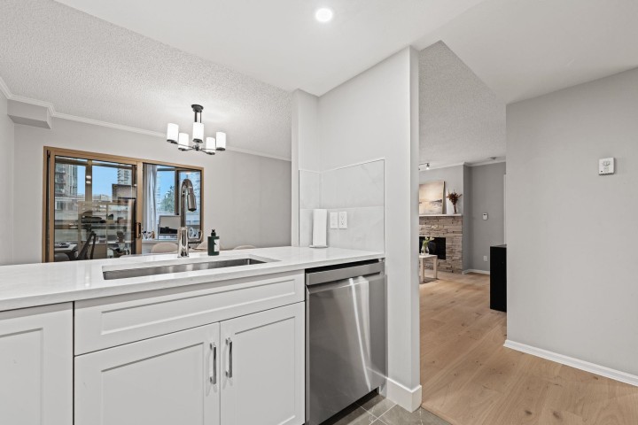 Photo 11 at 906 - 867 Hamilton Street, Downtown VW, Vancouver West