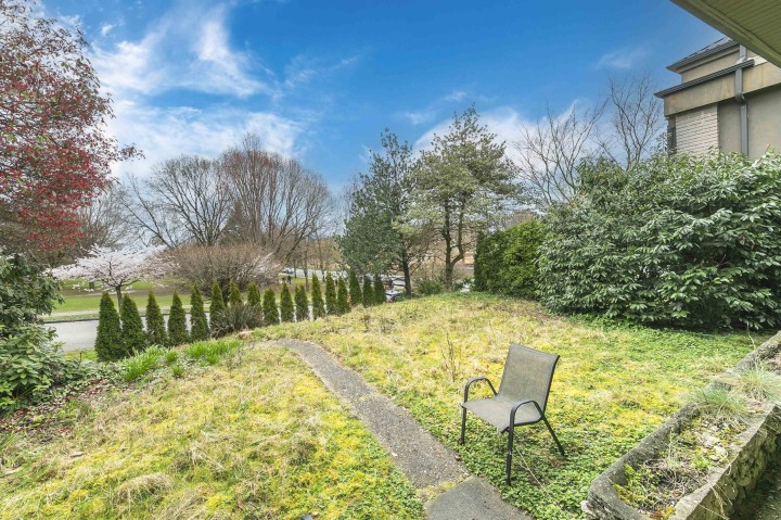 Photo 4 at 14 W 37th Avenue, Cambie, Vancouver West