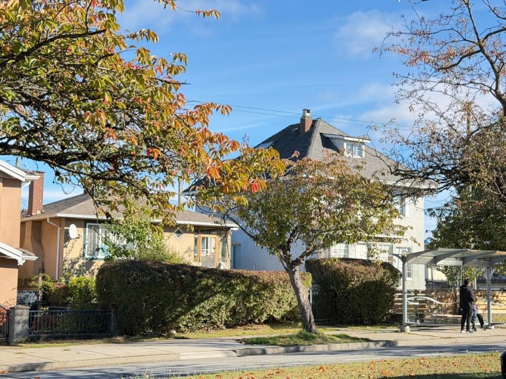 Photo 2 at 2673 E 22nd Avenue, Renfrew Heights, Vancouver East