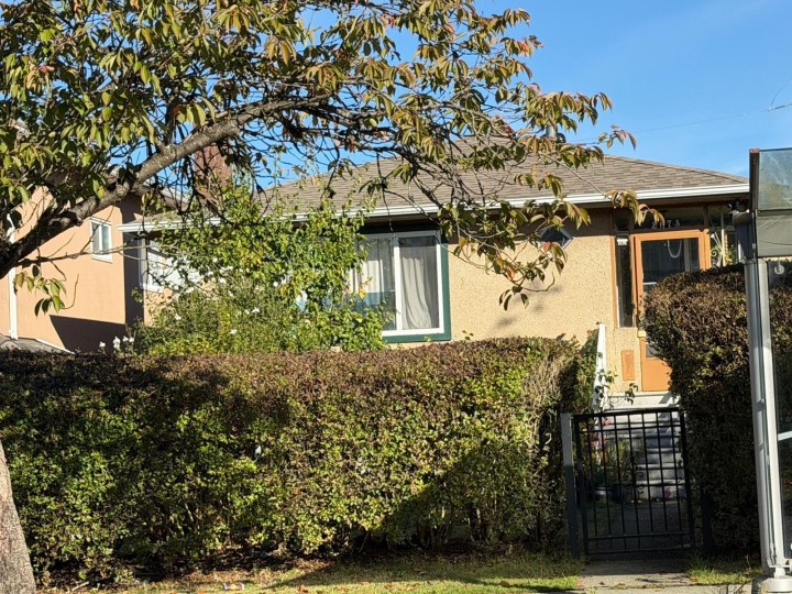 Photo 1 at 2673 E 22nd Avenue, Renfrew Heights, Vancouver East