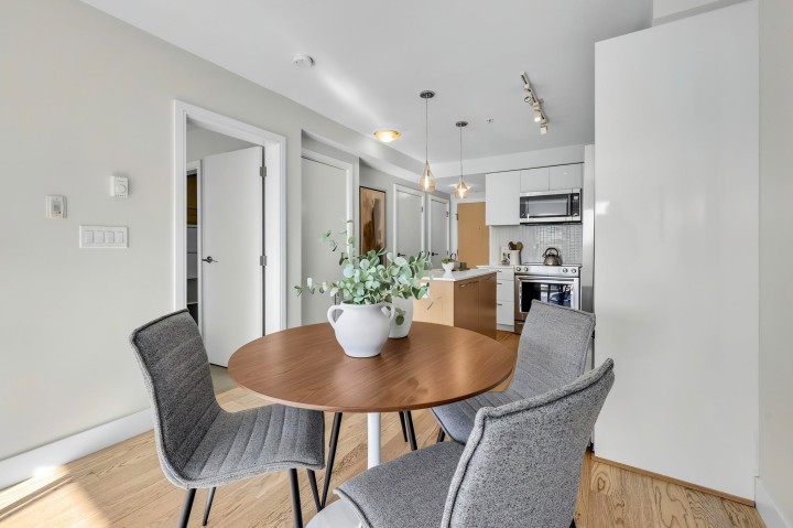 Photo 8 at 403 - 233 Kingsway, Mount Pleasant VE, Vancouver East
