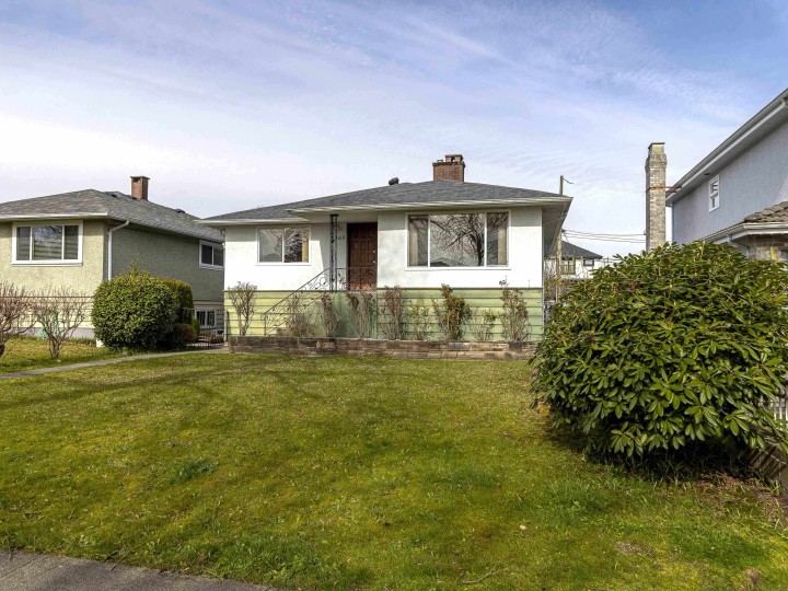 Photo 1 at 3369 Price Street, Collingwood VE, Vancouver East