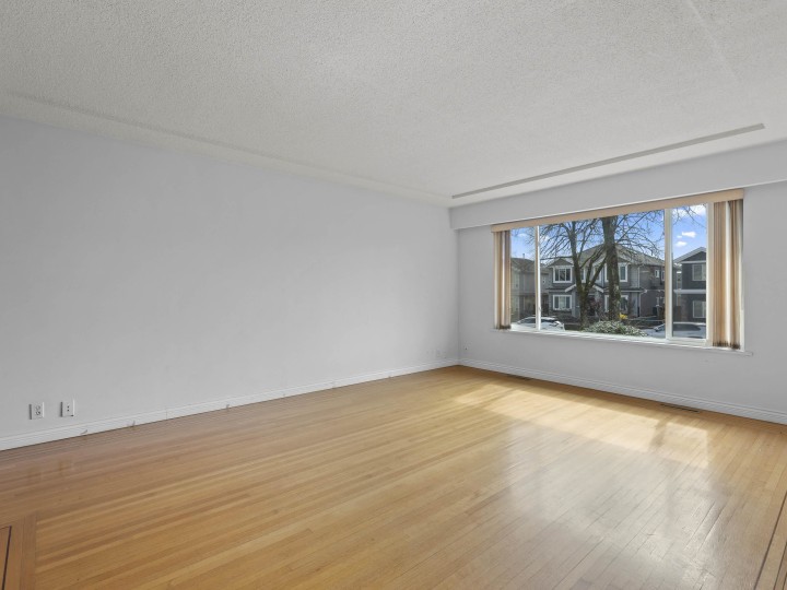 Photo 5 at 3369 Price Street, Collingwood VE, Vancouver East