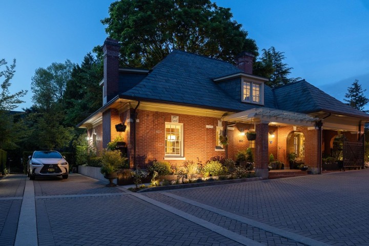 Photo 3 at 1501 Atlas Lane, South Granville, Vancouver West