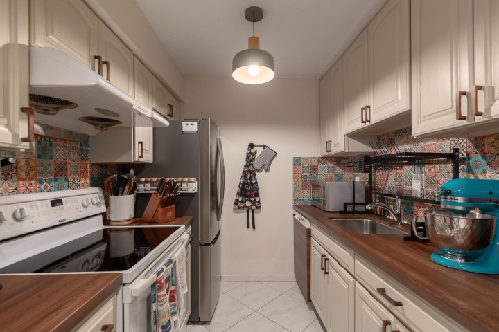 Photo 15 at 208 - 1435 Nelson Street, West End VW, Vancouver West