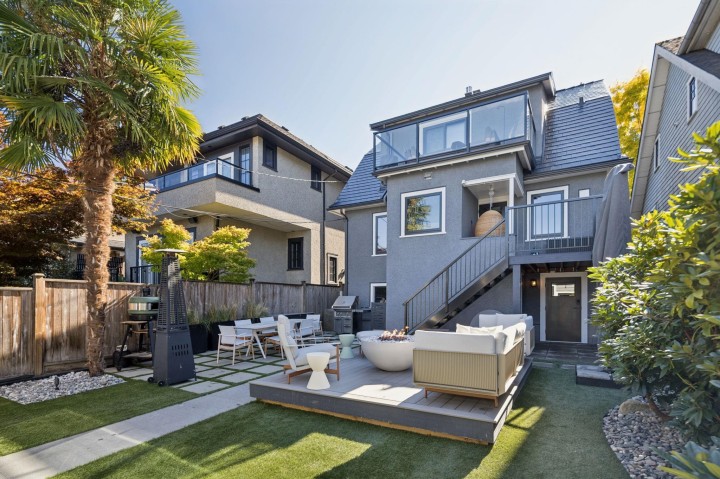 Photo 1 at 3137 W 24th Avenue, Dunbar, Vancouver West