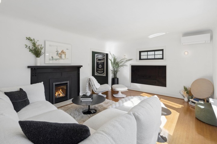 Photo 4 at 3137 W 24th Avenue, Dunbar, Vancouver West