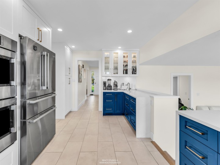 Photo 12 at 1405 20th Street, Ambleside, West Vancouver