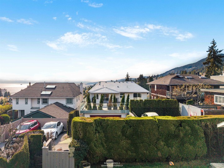 Photo 31 at 1405 20th Street, Ambleside, West Vancouver