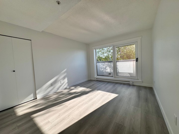 Photo 13 at 800 - 2528 E Broadway, Renfrew Heights, Vancouver East