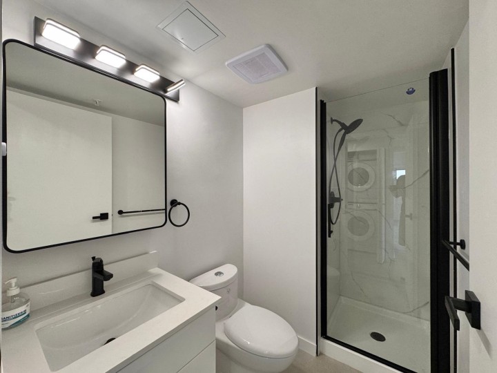 Photo 12 at 800 - 2528 E Broadway, Renfrew Heights, Vancouver East