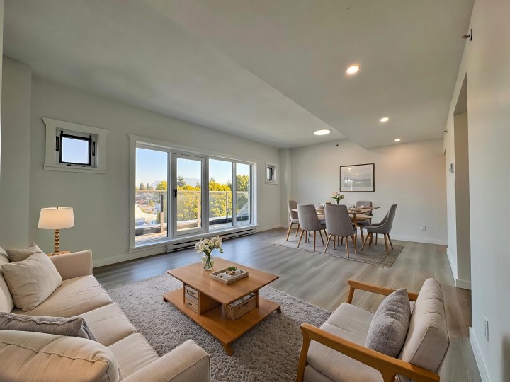Photo 3 at 800 - 2528 E Broadway, Renfrew Heights, Vancouver East