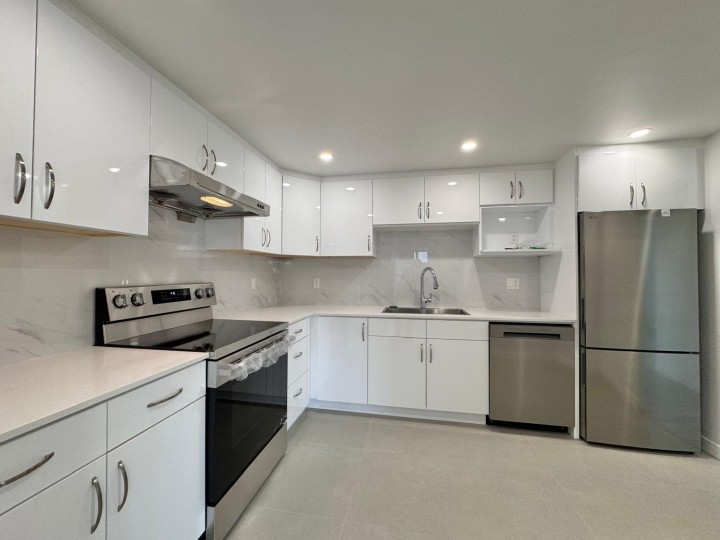Photo 18 at 800 - 2528 E Broadway, Renfrew Heights, Vancouver East