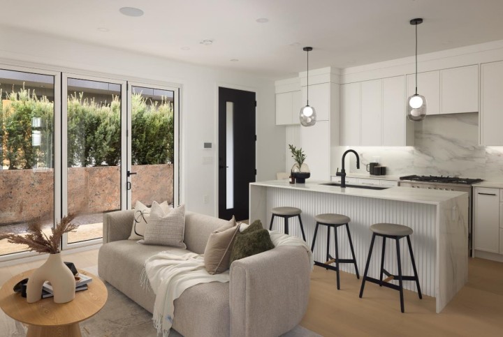 Photo 1 at 1 - 421 W 23rd Avenue, Cambie, Vancouver West