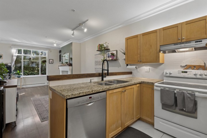 Photo 13 at 101 - 1675 W 10th Avenue, Fairview VW, Vancouver West