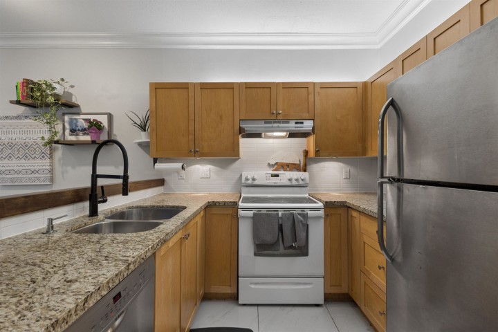 Photo 14 at 101 - 1675 W 10th Avenue, Fairview VW, Vancouver West