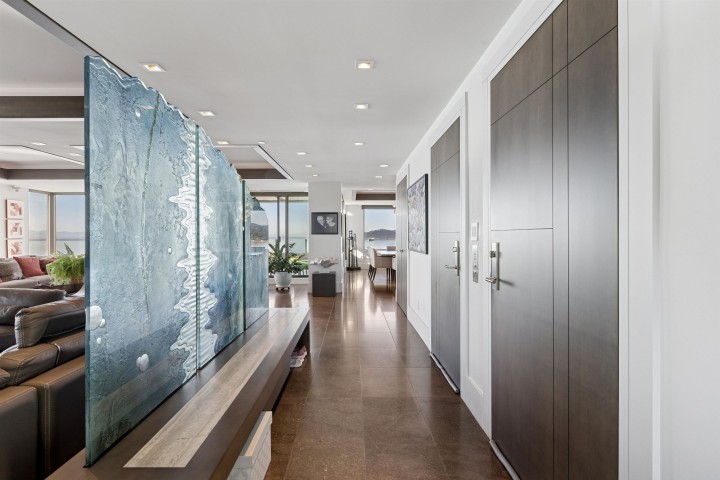 Photo 5 at 9 - 2250 Bellevue Avenue, Dundarave, West Vancouver