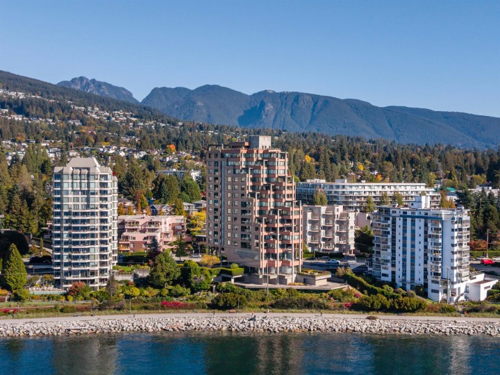 Photo 39 at 9 - 2250 Bellevue Avenue, Dundarave, West Vancouver