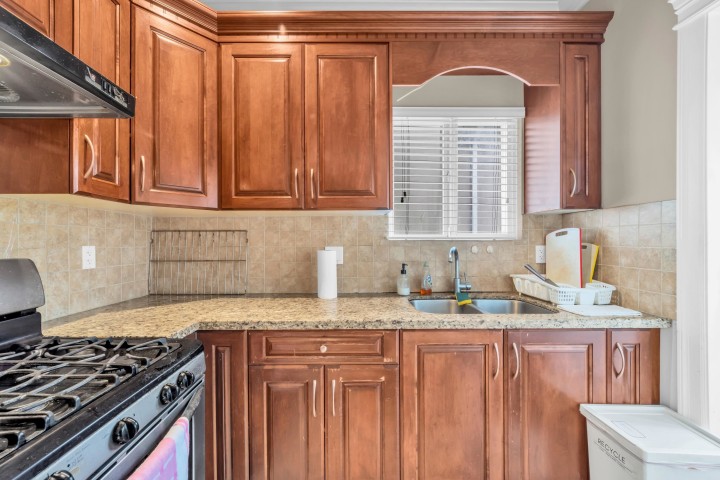 Photo 12 at 725 W 61st Avenue, Marpole, Vancouver West