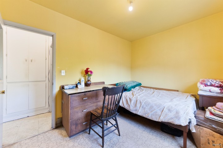 Photo 13 at 824 Semlin Drive, Hastings, Vancouver East