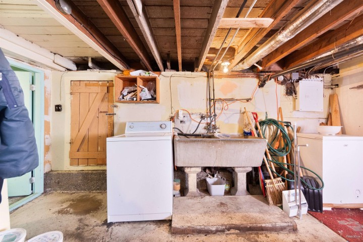 Photo 16 at 824 Semlin Drive, Hastings, Vancouver East