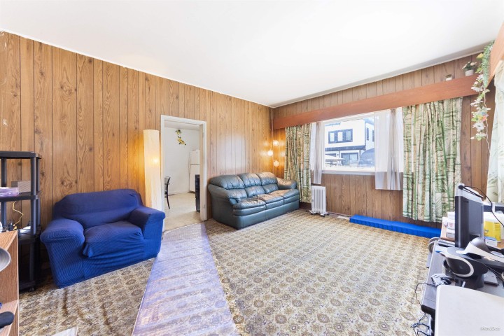 Photo 9 at 824 Semlin Drive, Hastings, Vancouver East