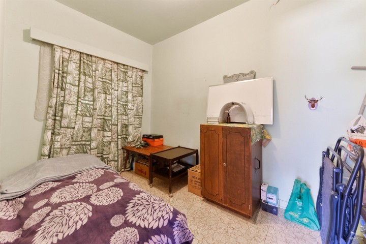 Photo 14 at 824 Semlin Drive, Hastings, Vancouver East