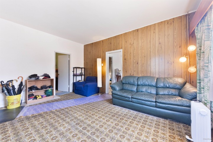 Photo 11 at 824 Semlin Drive, Hastings, Vancouver East