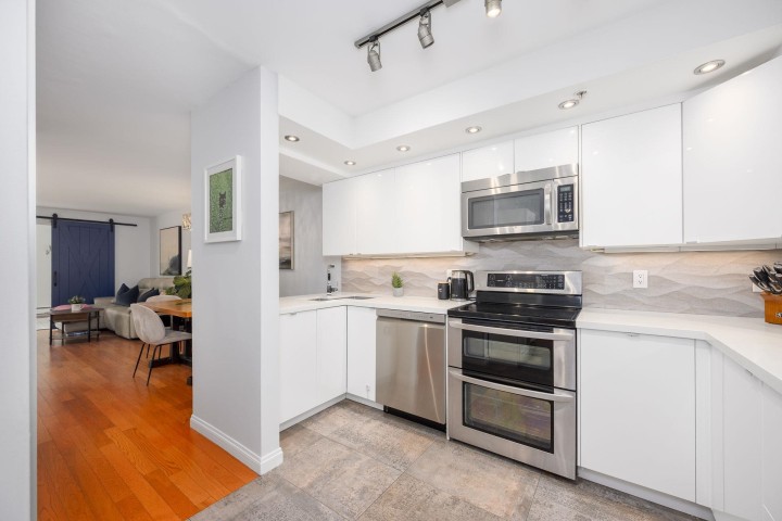 Photo 10 at 104 - 1500 Pendrell Street, West End VW, Vancouver West