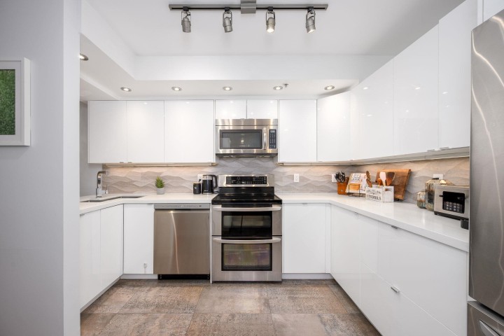 Photo 11 at 104 - 1500 Pendrell Street, West End VW, Vancouver West