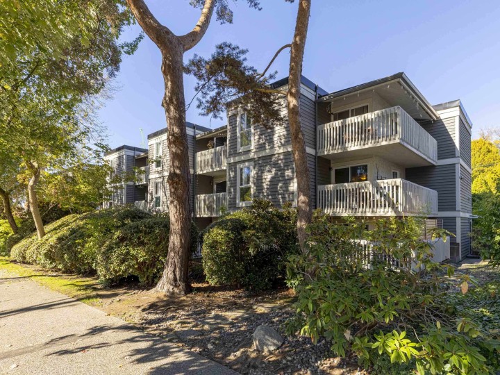 Photo 2 at 216 - 1545 E 2nd Avenue, Grandview Woodland, Vancouver East