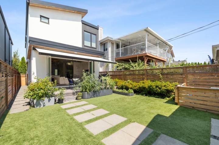 Photo 16 at 506 E 18th Avenue, Fraser VE, Vancouver East