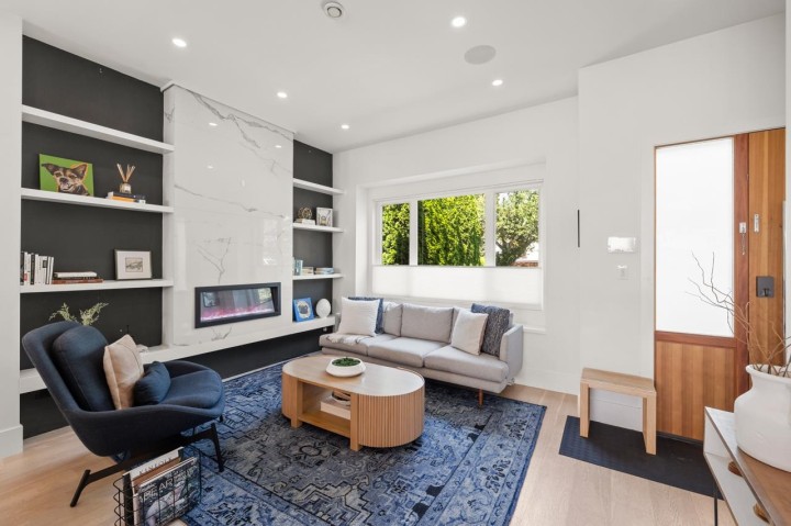 Photo 3 at 506 E 18th Avenue, Fraser VE, Vancouver East