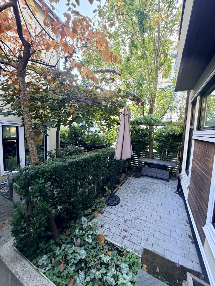 Photo 5 at 1080 Nicola Street, West End VW, Vancouver West