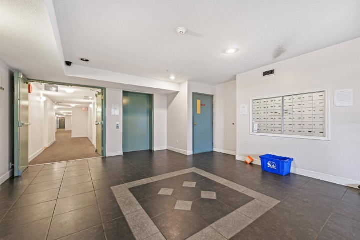 Photo 28 at 302 - 5818 Lincoln Street, Killarney VE, Vancouver East