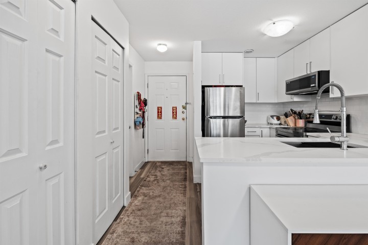 Photo 15 at 302 - 5818 Lincoln Street, Killarney VE, Vancouver East