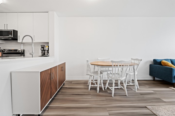 Photo 8 at 302 - 5818 Lincoln Street, Killarney VE, Vancouver East