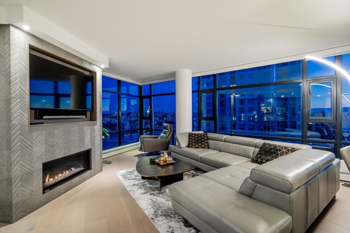 Photo 1 at 2207 - 198 Aquarius Mews, Yaletown, Vancouver West